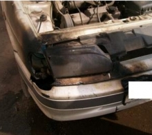 В Набережных Челнах обгорела легковушка из-за горящего мусора